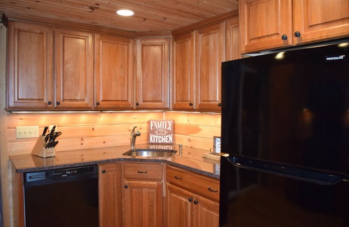 West Bridgton Cabina | Relax, Reconnect and Recharge at the Red Fox Retreat