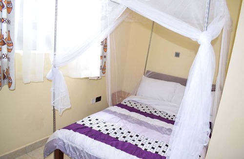 Ngelani Cama Y Desayuno | Reconfort Villa Guest House
