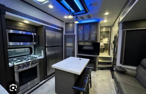 Hollister Casa | Recreational vehicle luxury