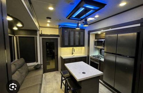 Hollister Casa | Recreational vehicle luxury