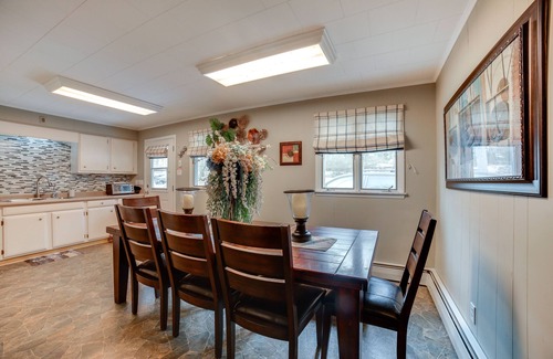 Gray Casa | Rector Home w/ Hot Tub ~ 6 Mi to Ligonier!