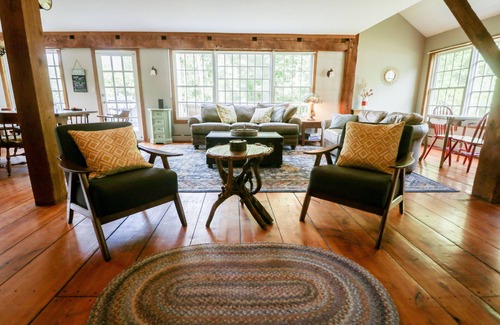 Lexington Casa | Red Barn Catskills Retreat - Near Hunter & Windham