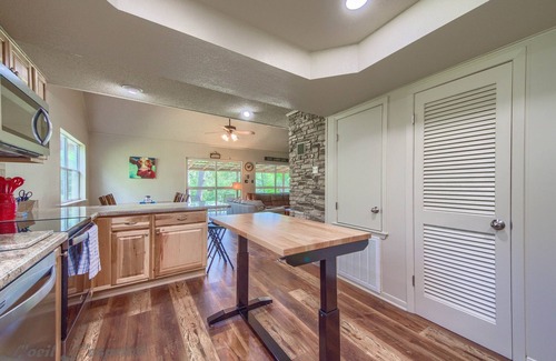 New Braunfels Casa | Red Barn Rr9122rb 5 Bedroom Home by RedAwning