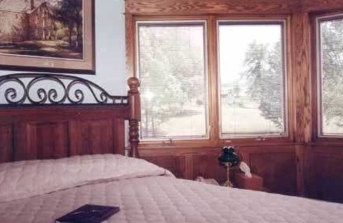 Clarks Summit Cama Y Desayuno | Red Barn Village B&B