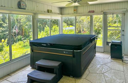 Sebring Casa | Red Beach Lake Escape