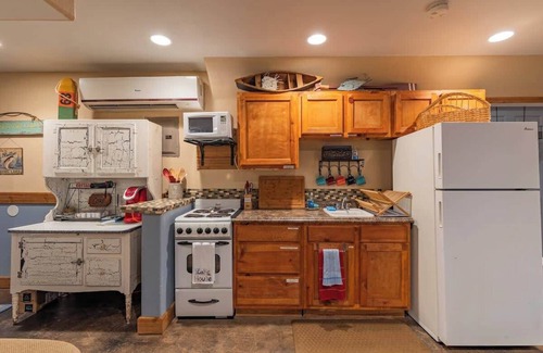 Kingsland Cabina | Red Bird Cabin Studio Retreat