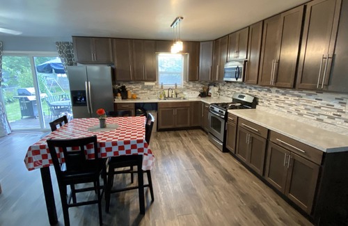 Reese Casa | Red Brick Country Inn: Cozy, Pet Friendly Country Home!