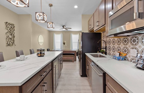 Tower Grove East Casa | Red Brick Hideaway | JZ Vacation Rentals