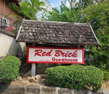 Chang Khlan Hostal | Red Brick