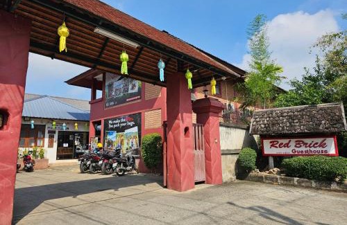Chang Khlan Hostal | Red Brick