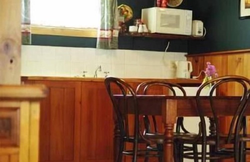 Richmond Cabaña | Red Brier Cottage Accommodation