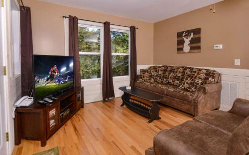 Gatlinburg Villa | Red Bud Cottage