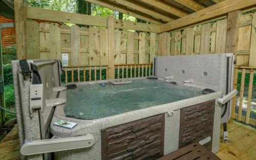 Gatlinburg Villa | Red Bud Cottage