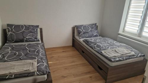 Zeltweg Casa | Red Bull Ring Private Room with Garden and Kitchen