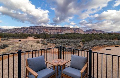 Orderville Casa | Red Canyon Casita-Brand New, Views, Hot Tub, Near Zion & Bryce
