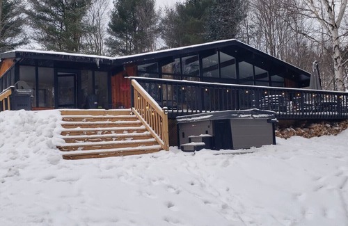 Minden Hills Chalet De Esquí | Red Cedar Chalet on Brady Lake (Sauna and hot tub)