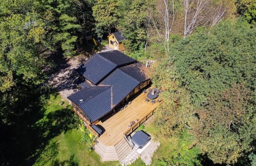 Minden Hills Chalet De Esquí | Red Cedar Chalet on Brady Lake (Sauna and hot tub)