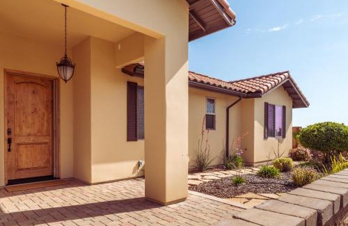 Paso Robles Casa | Red Cloud Rendezvous