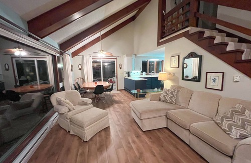 Manistee Casa | “Red Cottage” Manistee Lake Michigan Beach house w/new stairs to private beach