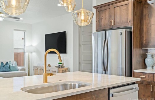 Sienna Hills Casa | Red Desert! Brand New! 5 bedroom! Private Hot Tub! Dog Friendly!