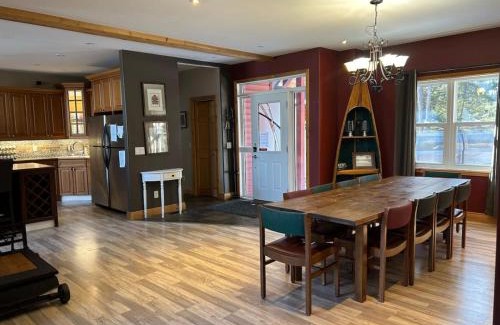 Kearney Casa | Red Devil Six Bedroom Cottage Private Beach