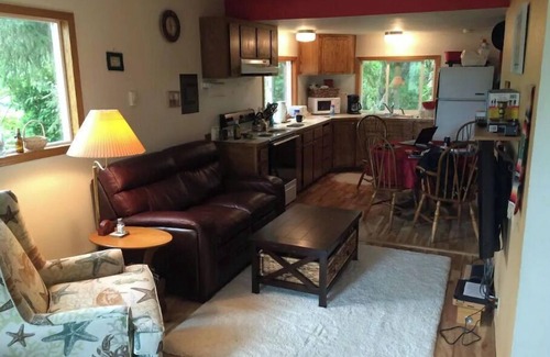 Seal Rock Cabaña | RED DOOR COTTAGE