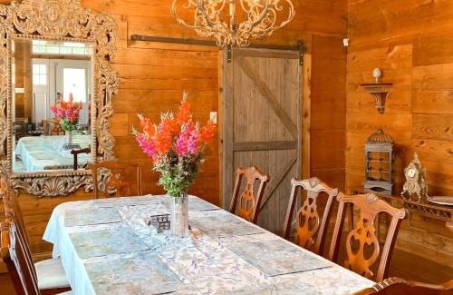 Waco Casa | Red Door Cottage