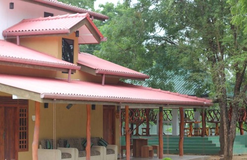 Thanamalvila Casa | Red Elephant safari Cottage