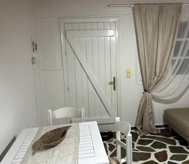 Kithnos Casa | red guesthouse