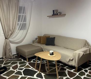 Kithnos Casa | red guesthouse