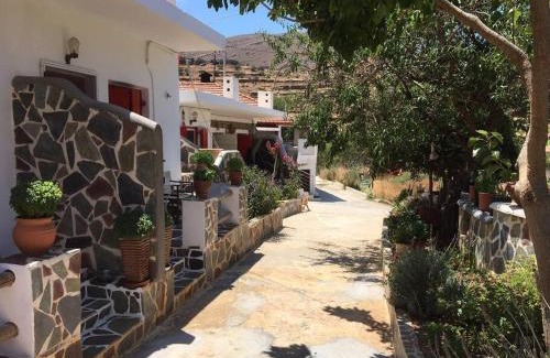 Kithnos Casa | red guesthouse