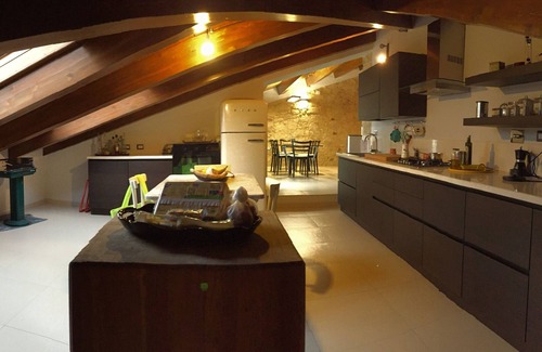 Cuglieri Apartamento | INCREÍBLE CASA ROJA -CHARME & RELAX, TERRAZA, AIRE ACONDICIONADO-WIFI - IUN P3233