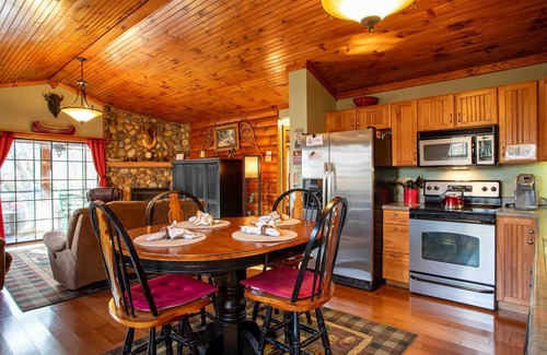 Sevierville Cabina | Red Leaf Lodge. Tu hogar lejos del hogar en Smokies
