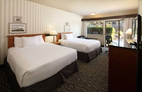 West Bellevue Hotel | Red Lion Hotel Bellevue