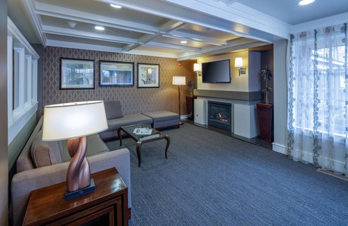 West Bellevue Hotel | Red Lion Hotel Bellevue