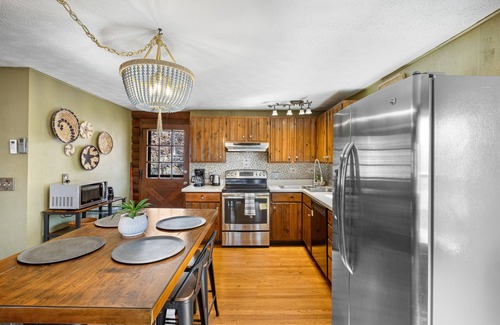 Waynesville Cabina | Red Maple Retreat - entire property
