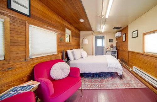 Adrian Furnace Apartamento | Red NY Central, Converted Railcar in DuBois!