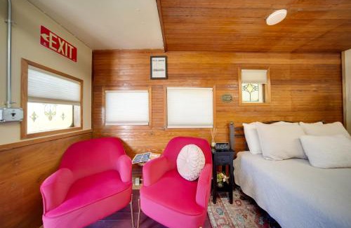 Adrian Furnace Apartamento | Red NY Central, Converted Railcar in DuBois!