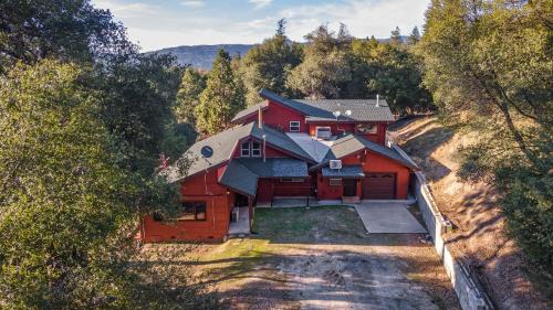 Oakhurst Casa | Red Oasis