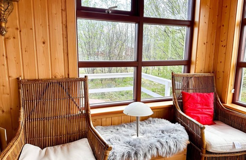 Golden Circle Cabina | Red Riding Hood Cabin on the Golden Circle Next to Kerid
