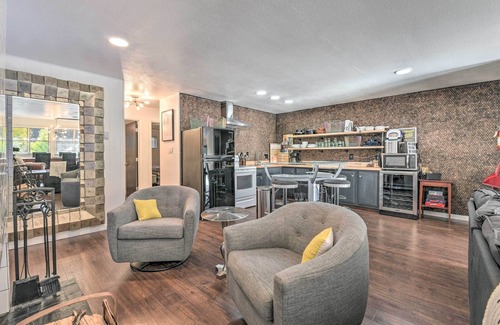 Red River Condominio | Red River Condo on Main Street w/ Mtn View!