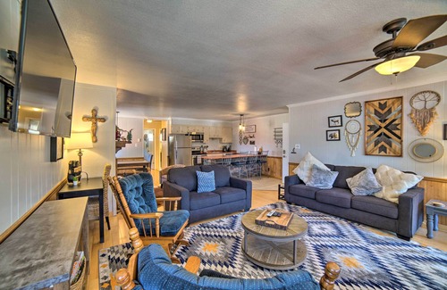 Red River Condominio | Red River Condo w/ Fire Pit: 1/2 Mi to Slopes!
