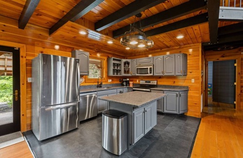 Rogers Casa | Red River Gorge Family Cabin + Hot Tub