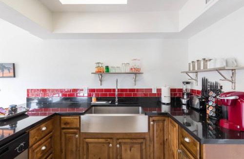 Uptown Sedona Casa | Red Rock Retreat with 360 Panoramic Views & Steps to Uptown Shops