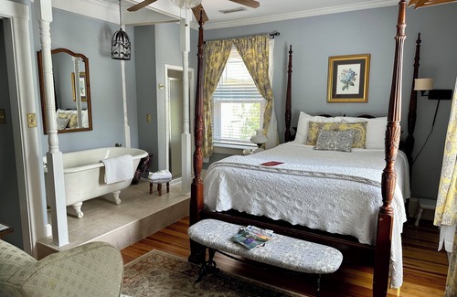 Black Mountain Cama Y Desayuno | Red Rocker Inn