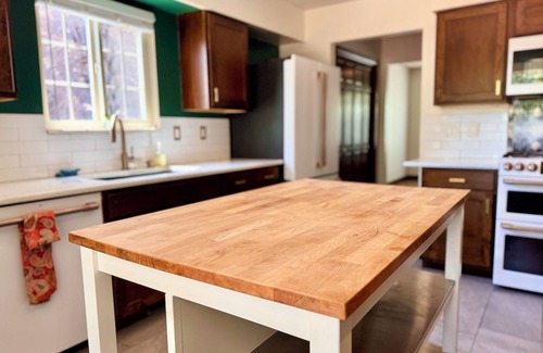 Bear Creek Casa | Red Rocks, Family Friendly Yard & Cul-de-sac, Chefs Kitchen to Host the Holidays