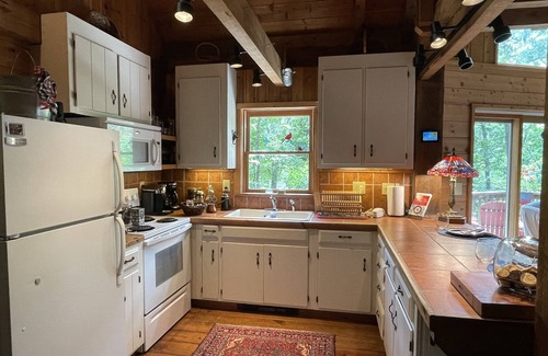 Roseland Cabaña | Red Roof Cottage, a romantic mountain getaway, hiking, fishing, & pet friendly.