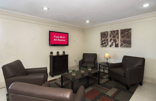 Bloomington Hotel | Red Roof Inn Bloomington - Normal/ University