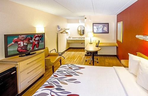 Hurricane Hotel | Red Roof Inn Charleston West - Hurricane, WV