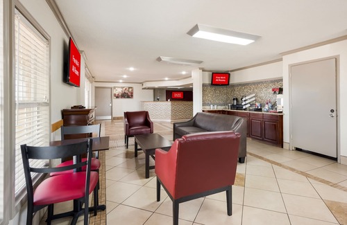 College Station Hotel | Red Roof Inn College Station